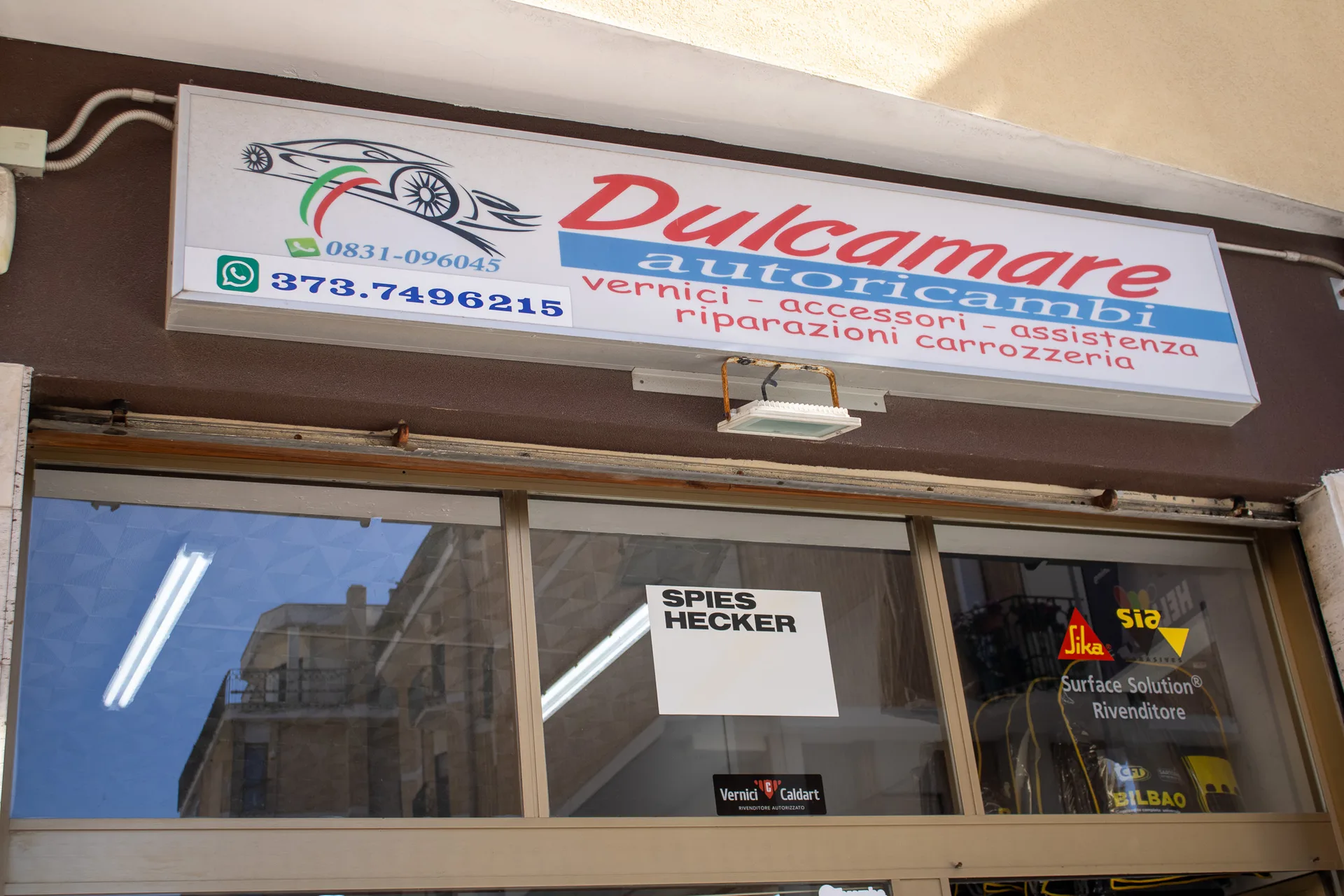 Esterno del negozio Dulcamare Autoricambi